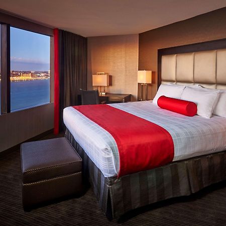 Best Western Plus Waterfront Hotel Виндзор Экстерьер фото
