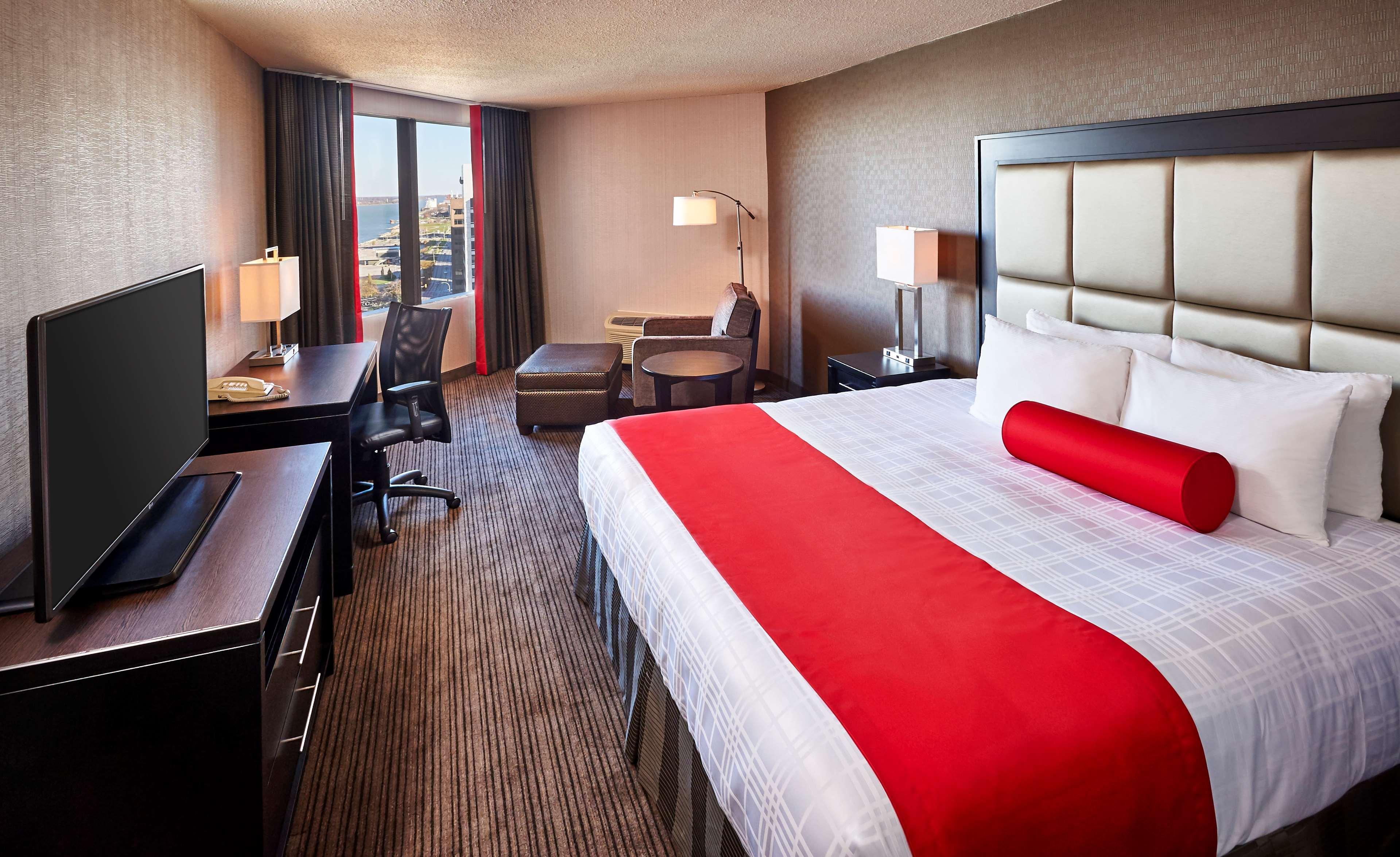 Best Western Plus Waterfront Hotel Виндзор Экстерьер фото