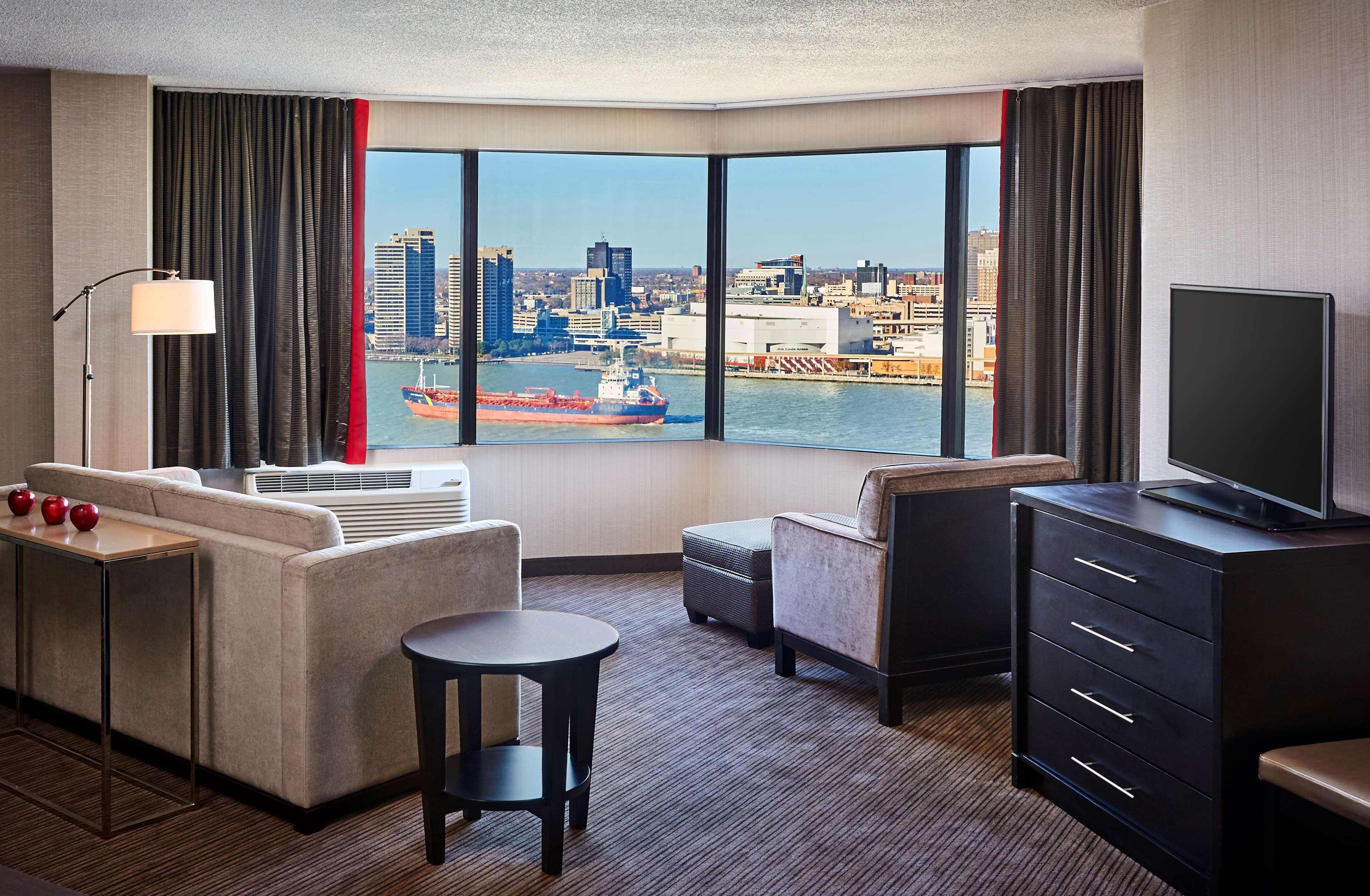 Best Western Plus Waterfront Hotel Виндзор Экстерьер фото
