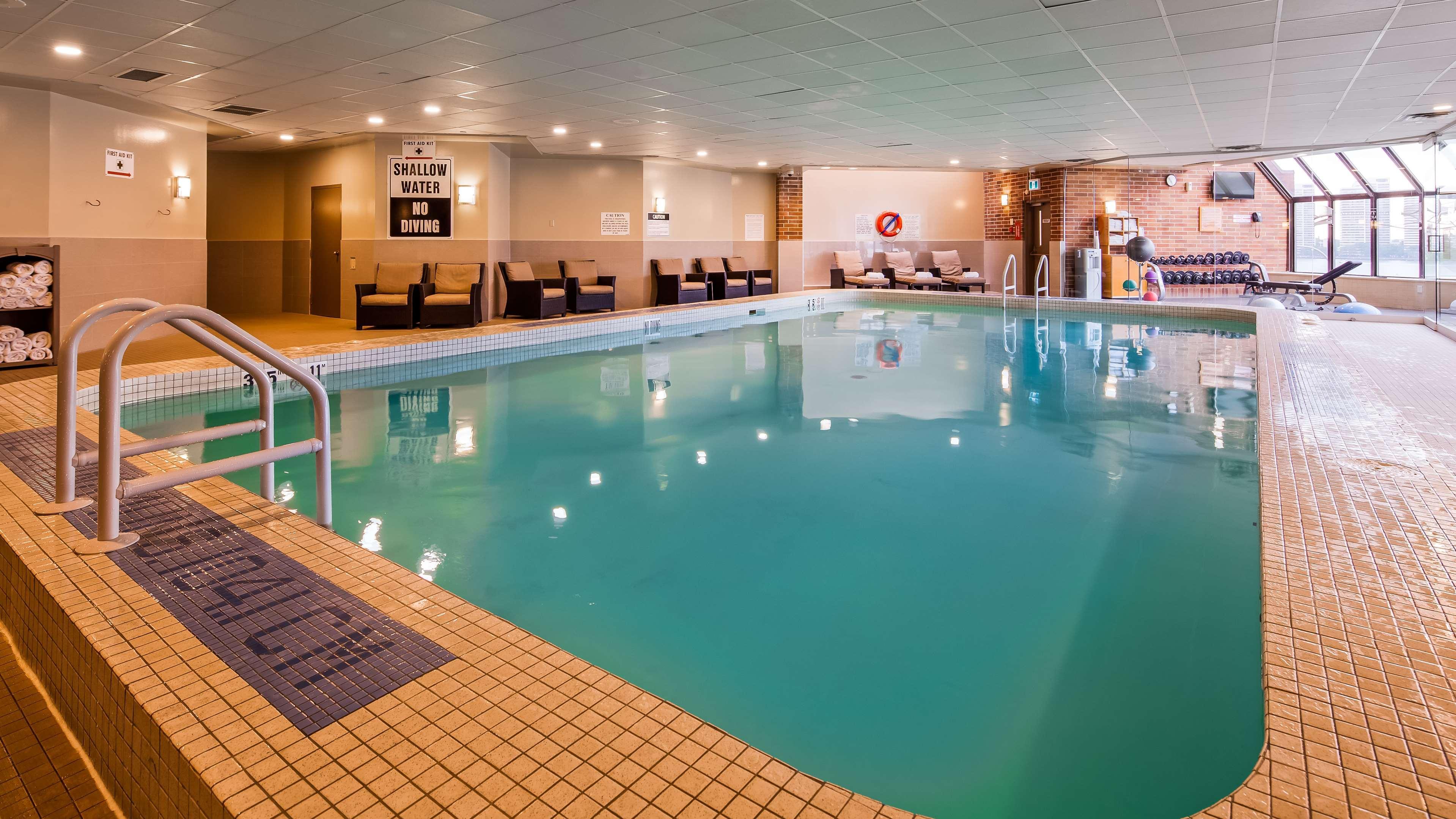 Best Western Plus Waterfront Hotel Виндзор Экстерьер фото