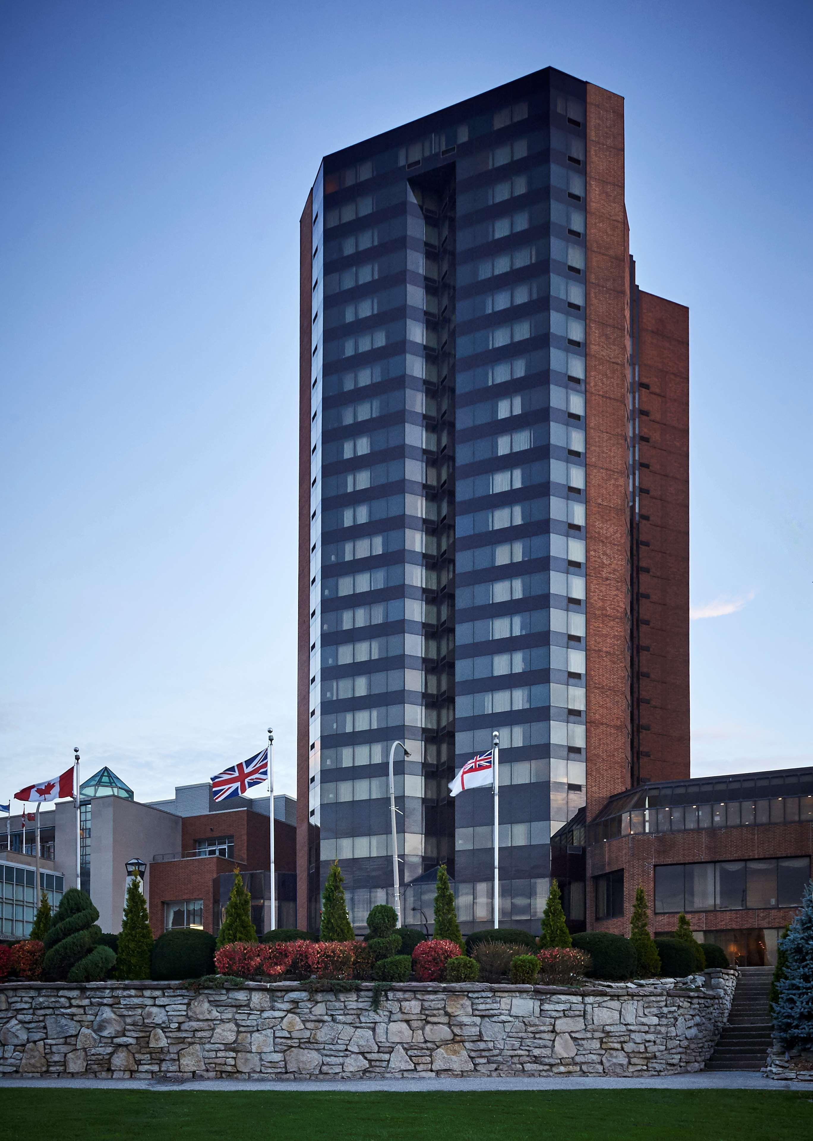 Best Western Plus Waterfront Hotel Виндзор Экстерьер фото