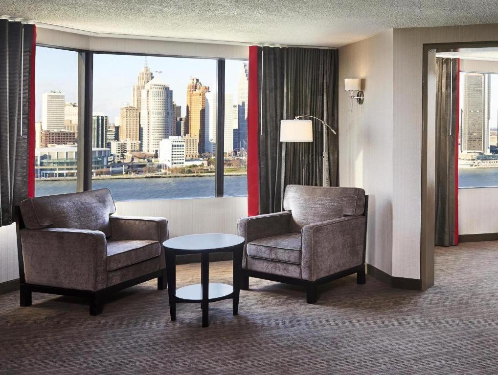 Best Western Plus Waterfront Hotel Виндзор Экстерьер фото
