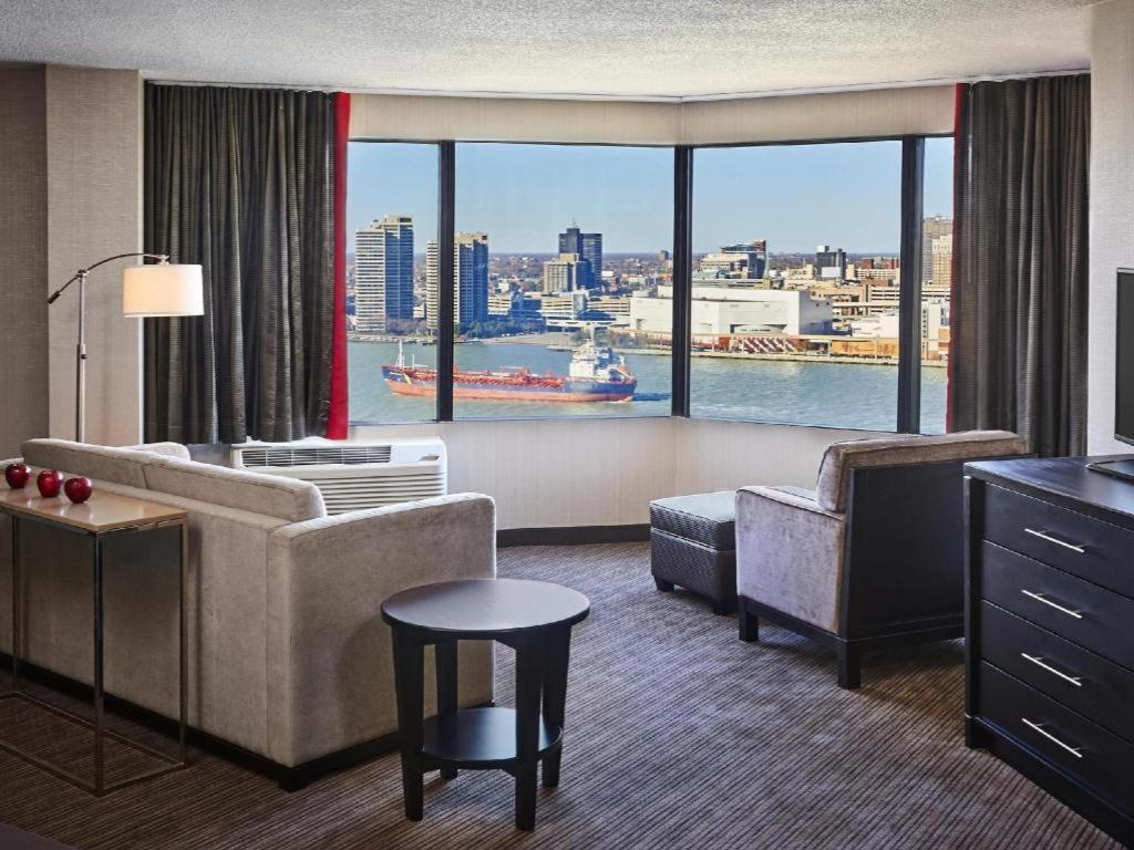 Best Western Plus Waterfront Hotel Виндзор Экстерьер фото