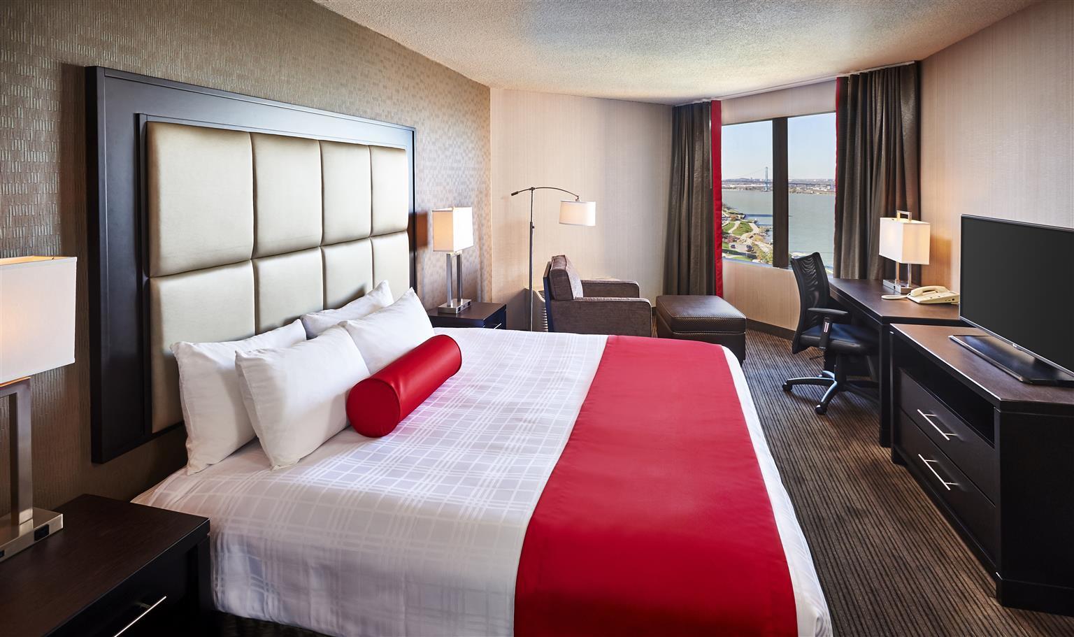 Best Western Plus Waterfront Hotel Виндзор Экстерьер фото